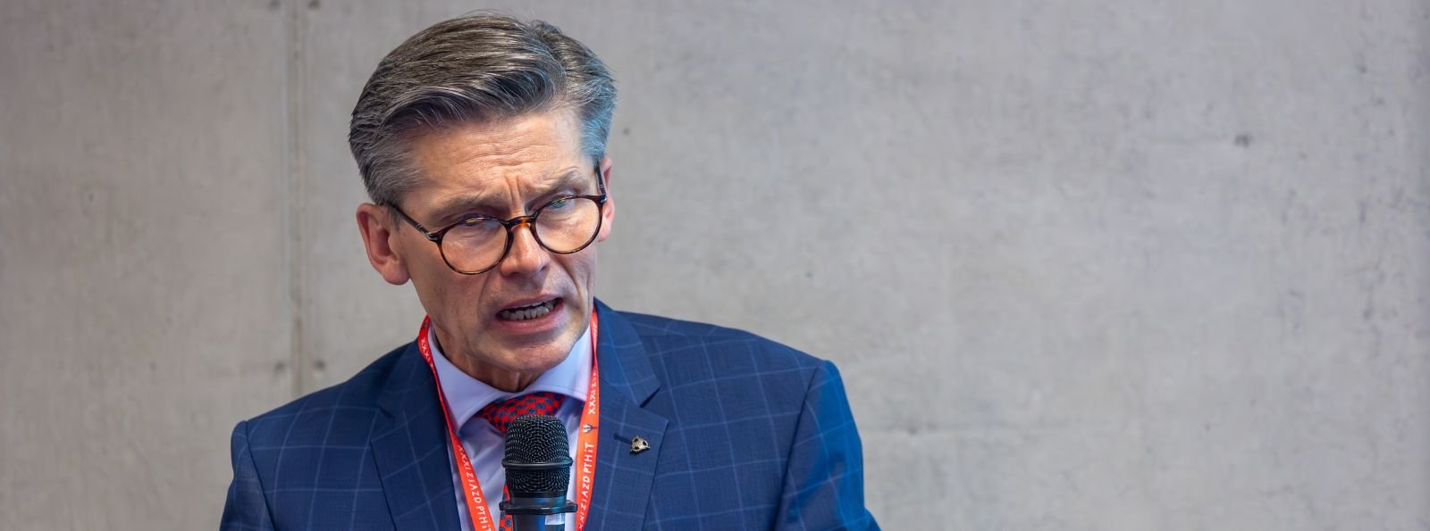 Domowe leczenie i mniej biopsji: przełomowe zmiany dla pacjentów z PNH