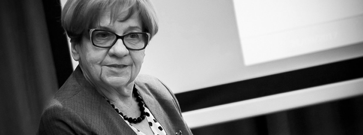 Odeszła Profesor Anna Dmoszyńska